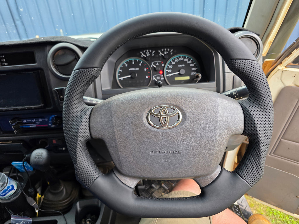 Toyota LandCruiser 200 Series 79 Steering wheel