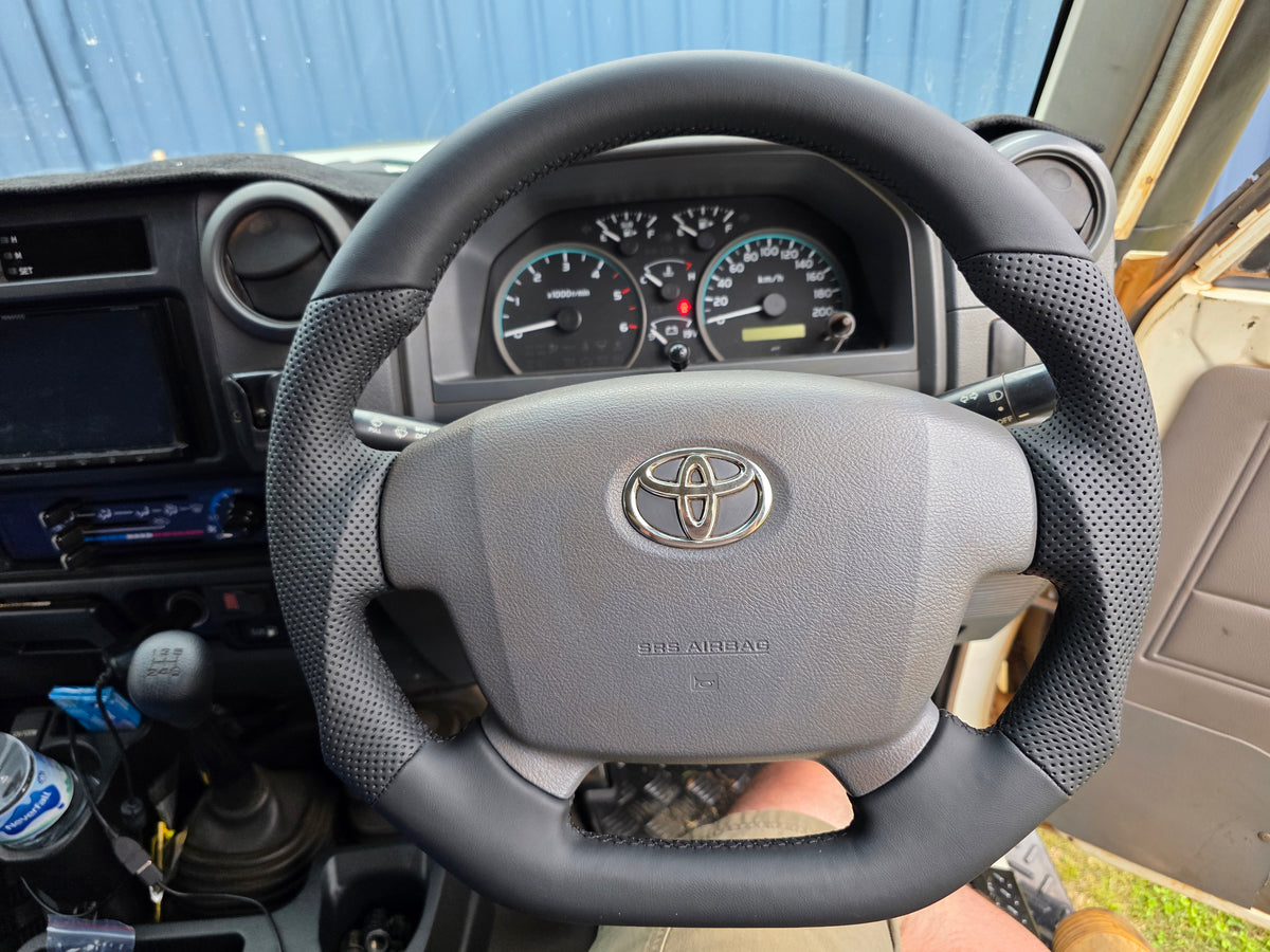Toyota LandCruiser 200 Series 79 Steering wheel