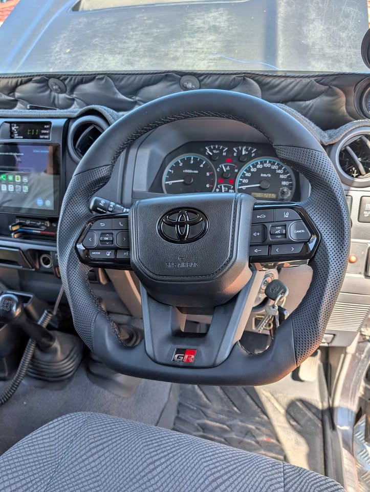 GR 300 STYLE TOYOTA LANDCRUISER 79 SERIES